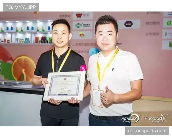 唐佳豪训练完直接打车去奢侈品店，这生活节奏谁跟得上