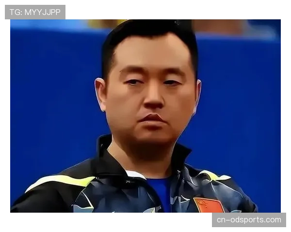 孔令辉站在豪车旁拎外卖，画面违和得像电视剧